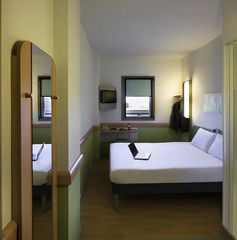 Ibis Budget Sevilla Aeropuerto סביליה